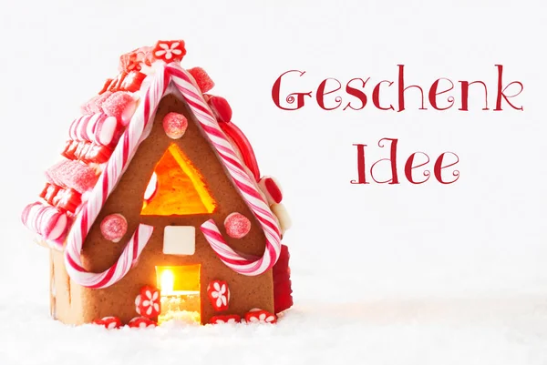 Пряничный домик, белый фон, Geschenk Идея означает подарок Идея — стоковое фото