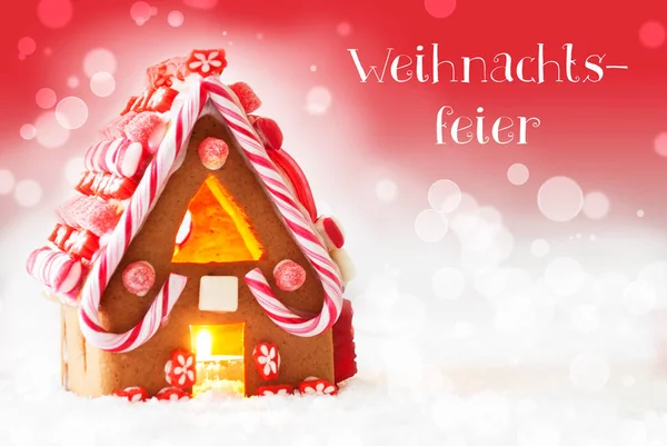 Peperkoek huis, rode achtergrond, Weihnachtsfeier: Kerstmis partij — Stockfoto