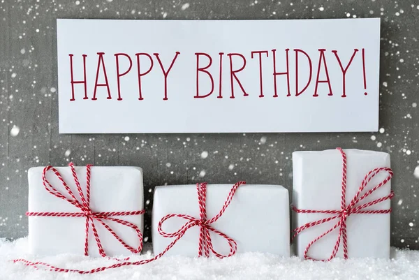 Cadeau blanc avec flocons de neige, texte Joyeux anniversaire — Photo