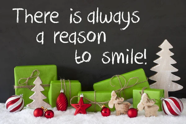 Karácsonyi dekoráció, Cement, hó, idézet mindig oka a mosoly — Stock Fotó