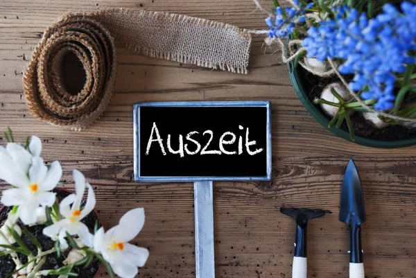 Spring Flowers, Sign, Auszeit Means Downtime — Stock Photo, Image