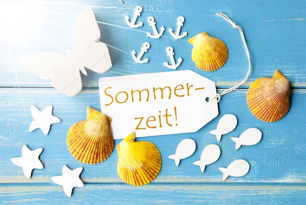 Cartão ensolarado de saudação de verão com Sommerzeit significa verão — Fotografia de Stock