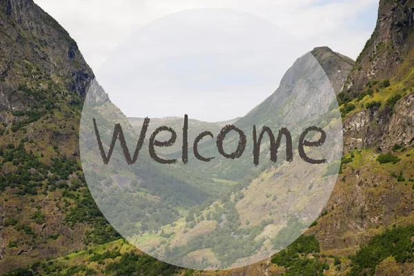 Vallei en de bergen, Noorwegen, tekst-welkom — Stockfoto