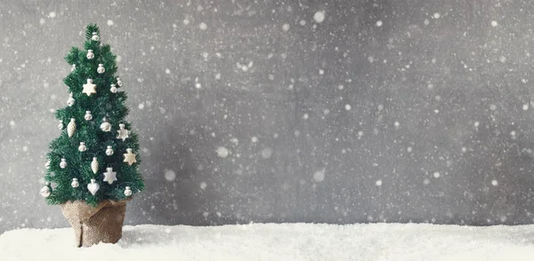 Vintage Fir Tree Banner, sneeuwvlokken, kerst bal Ornament, kopie ruimte — Stockfoto