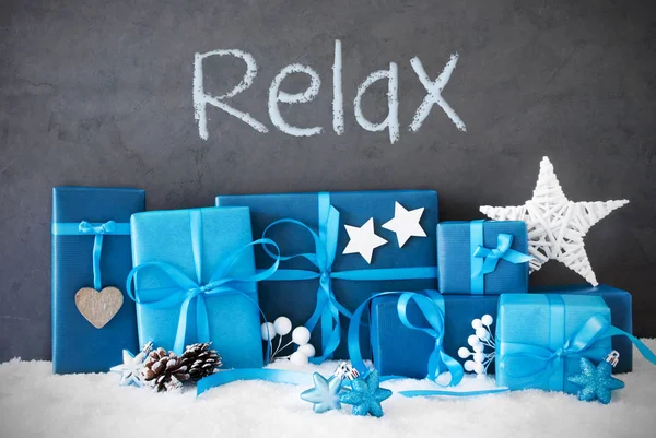 Presentes de Natal, neve, texto Relaxe — Fotografia de Stock