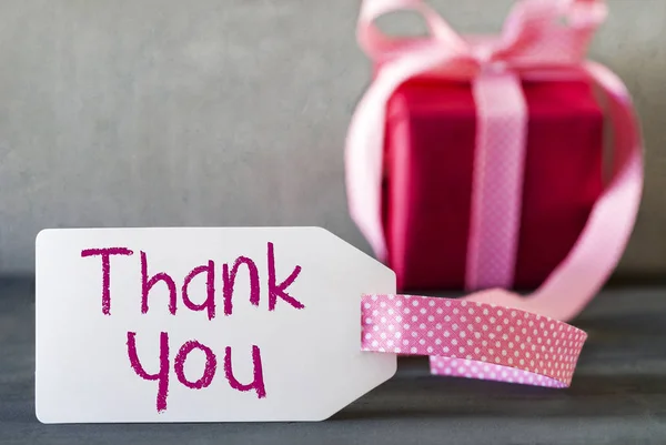 Rózsaszín ajándék, felirat, szöveg köszönöm — Stock Fotó