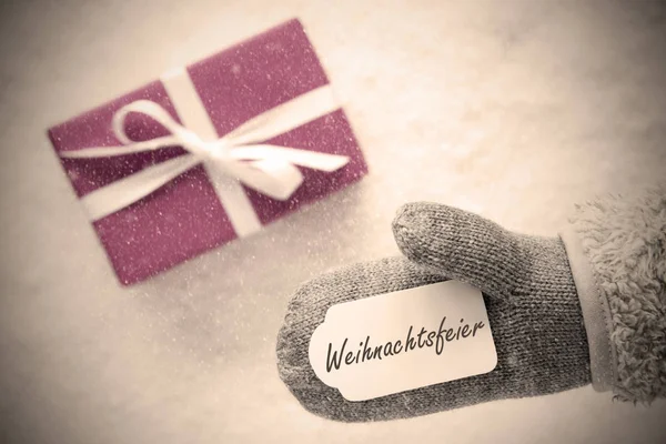 Różowy Gift, rękawice, oznacza Weihnachtsfeier Christmas Party, filtr Instagram — Zdjęcie stockowe