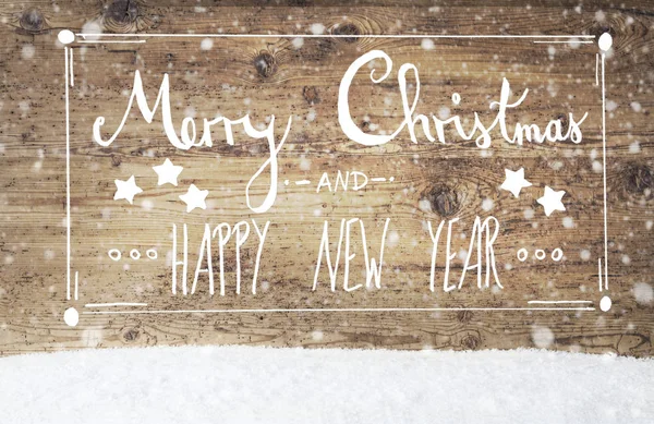 Kalligrafie prettige kerstdagen en gelukkig Nieuwjaar, houten achtergrond, sneeuwvlokken — Stockfoto