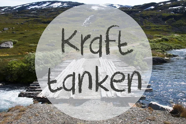 Most w górach Norwegii, Kraft Tanken oznacza relaks — Zdjęcie stockowe