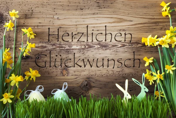 Osterdekoration, Gras, herzlicher Klebewunsch bedeutet Glückwunsch — Stockfoto