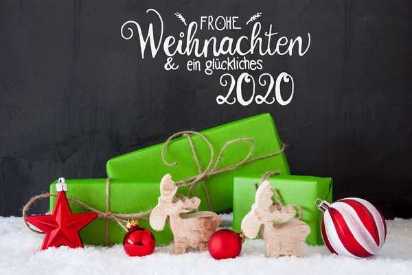 Glueckliches 2020 που σημαίνει ευτυχισμένο το 2020, πράσινο παρόν, χιόνι — Φωτογραφία Αρχείου