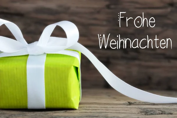 One Green Gift, Bow, Frohe Weihnachten Means Merry Christmas — Stockfoto