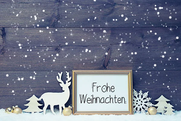 Jahrgangsrahmen, goldene Kugel, Schnee, Hirsch, frohe Weihnachten bedeutet frohe Weihnachten — Stockfoto