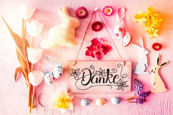 Sunny Nostalgic Pasqua piatto laico, calligrafia Danke significa grazie — Foto Stock