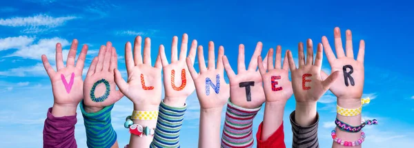 Children Hands Building Word Volunteer, Blue Sky — Stock Photo, Image