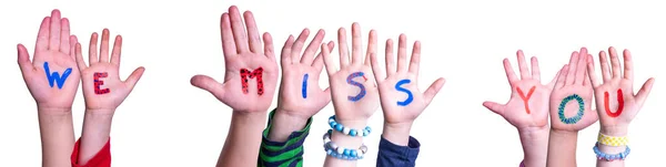 Barn händer bygga ord Vi saknar dig, isolerad bakgrund — Stockfoto