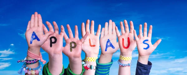 Children Hands Building Word Applaus Betekent Applaus, Blue Sky — Stockfoto