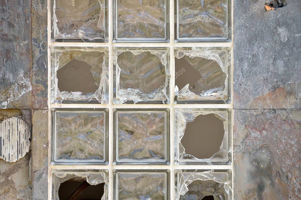 Glass brick broken — Stock Photo © nanaplus 129285690