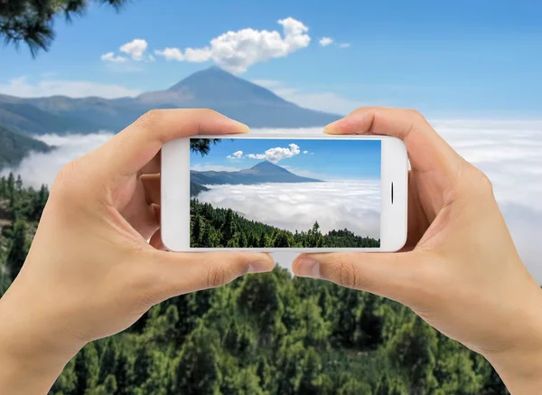 Taking a picture of teide — Stock Photo, Image