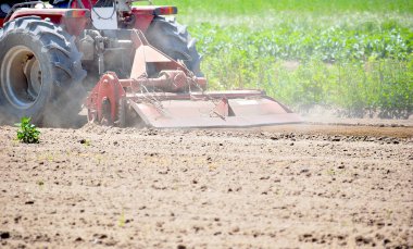 çiftlikte çalışma