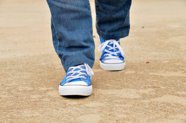 sokakta yürürken sağlıklıdır