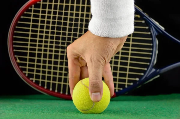 Pegar a bola de tênis — Fotografia de Stock