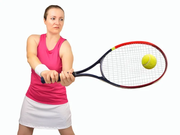 Frau schlägt den Ball im Tennis — Stockfoto