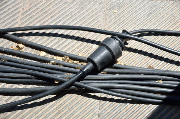Arnés de cables al aire libre — Foto de Stock