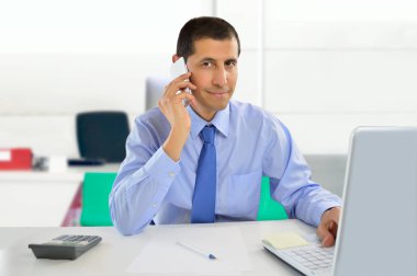 Ofis telefonu dikkat