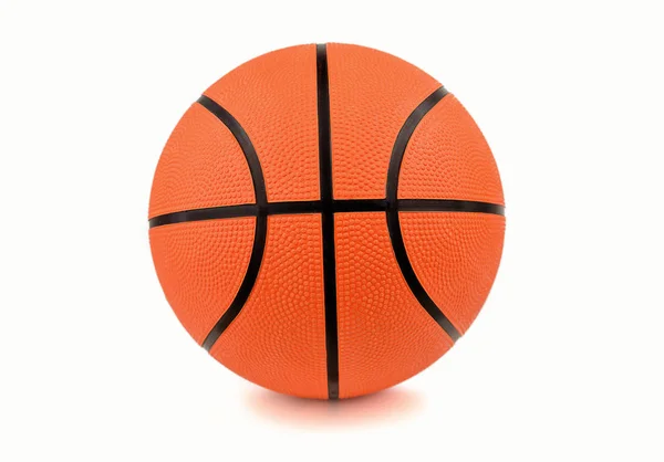 Bola de basquete sobre fundo branco — Fotografia de Stock