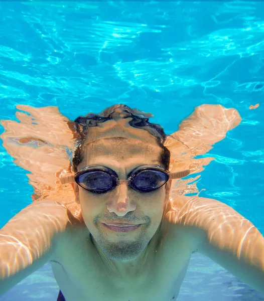 Selfie vid poolen — Stockfoto