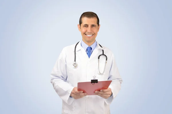 Doctor writing in a clipboard — Stock Photo, Image