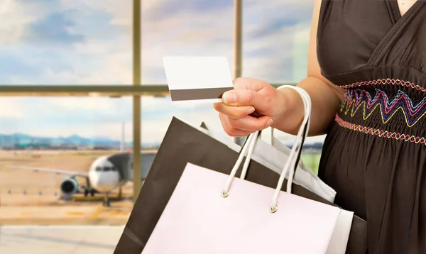 Shopaholic with credit card — Stock Photo, Image