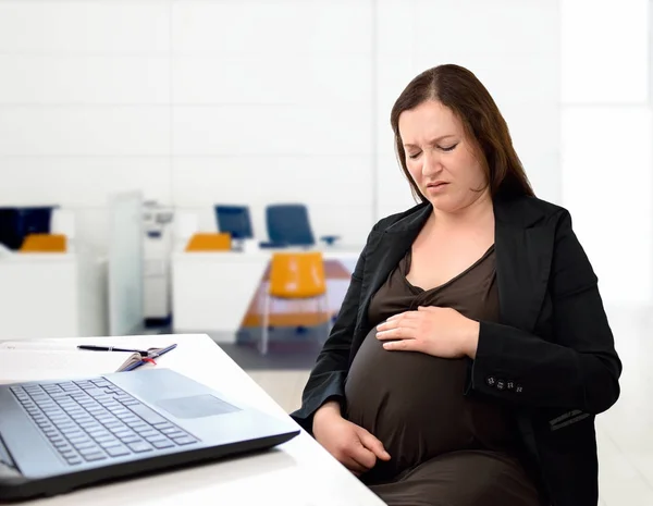 Schmerzen im Büro — Stockfoto