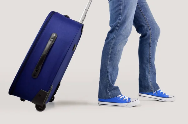 Walking with travel bag — Stock Photo, Image