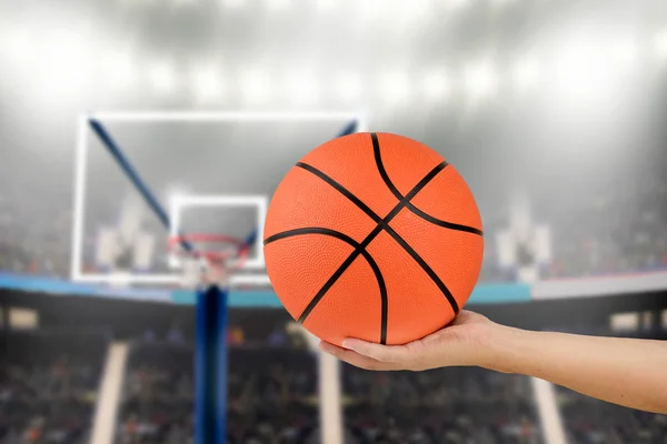 Показ баскетбольний м'яч — стокове фото