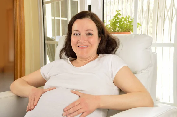 Ik ben zwanger en gelukkig — Stockfoto