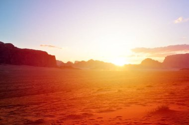 Ürdün 'deki Wadi Rum çölünde gün batımı