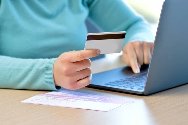 Cropped Shot Woman Hands Paying Boarding Pass Credit Card Home — Stock Photo, Image