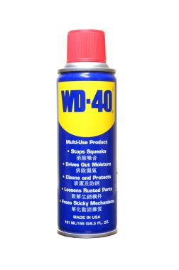 Pahang, benim - 2 Haziran 2014: olabilir, Wd 40 beyaz bir arka plan üzerinde