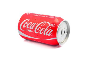 Pahang, Malezya - 18 Ocak 2015: Klasik Coca-Cola editoryal fotoğraf beyaz arka plan üzerinde olabilir. Coca-Cola dünyanın en sevdiğiniz gazlı içecekler biridir