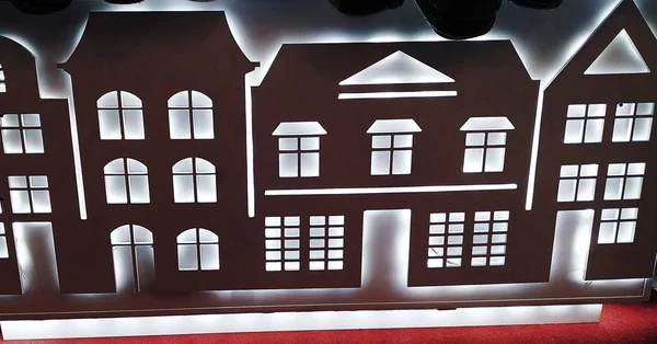 Işıklı şehir evinin dekoratif dekorasyonu