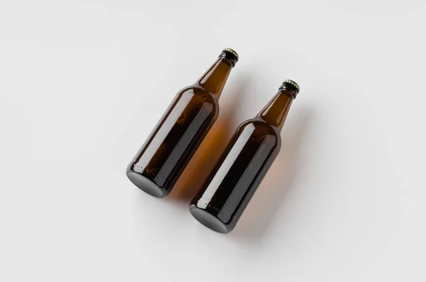 Una maqueta de botella de cerveza. Dos botellas. . —  Fotos de Stock