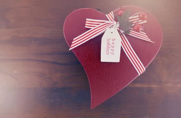 Corazón en forma de regalo de Navidad . — Foto de Stock