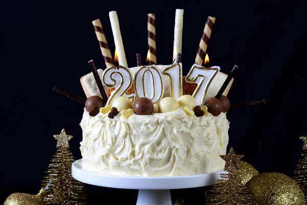 Felice anno nuovo torta al cioccolato bianco — Foto Stock