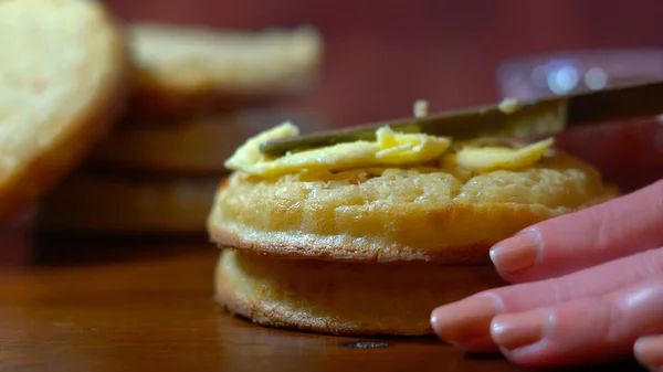 Hot Australian Inglês estilo pequeno-almoço crumpets — Fotografia de Stock