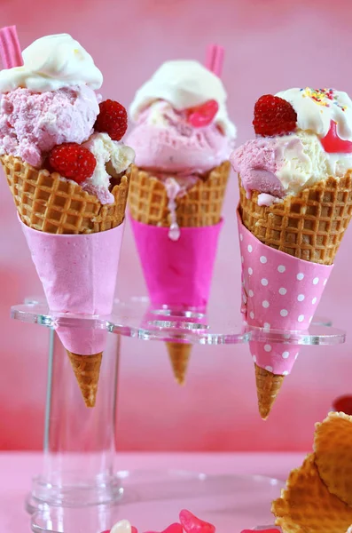 Summertime pink ice cream cones — Stock Photo, Image
