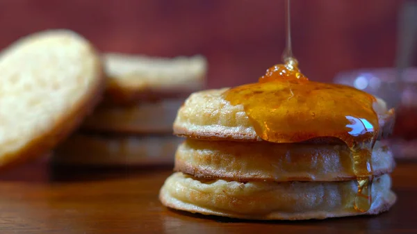 Hot Australian English style breakfast crumpets — Stock Photo, Image