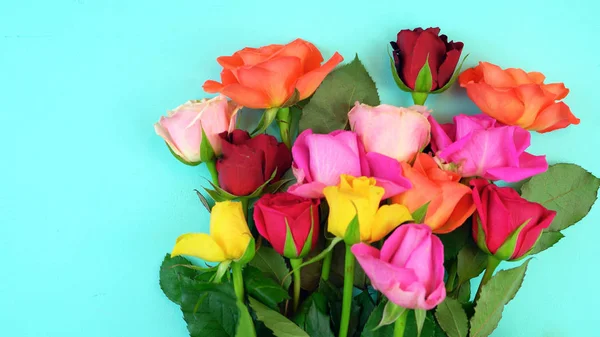 Primavera sobrecarga com belas flores frescas — Fotografia de Stock