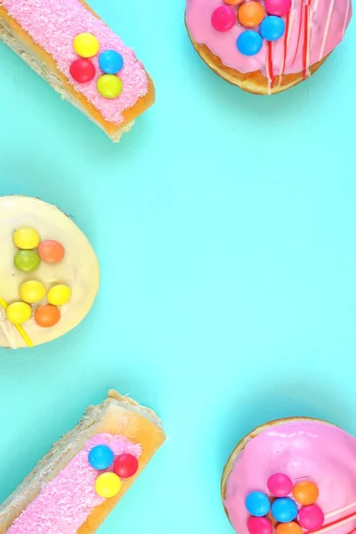 Pop Art Donuts estilo de cor e produtos de padaria — Fotografia de Stock